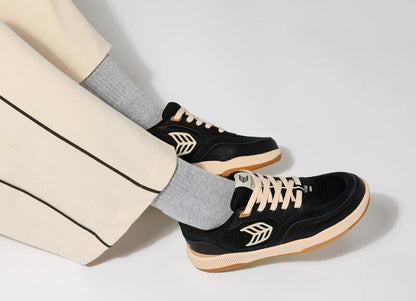 UBA PRO Suede and Mesh Black Light Cream Logo